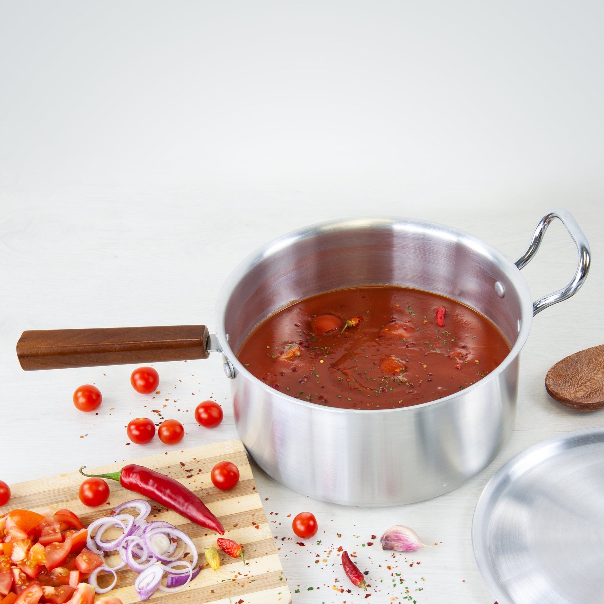 Large Aluminium Saucepan - 26 cm